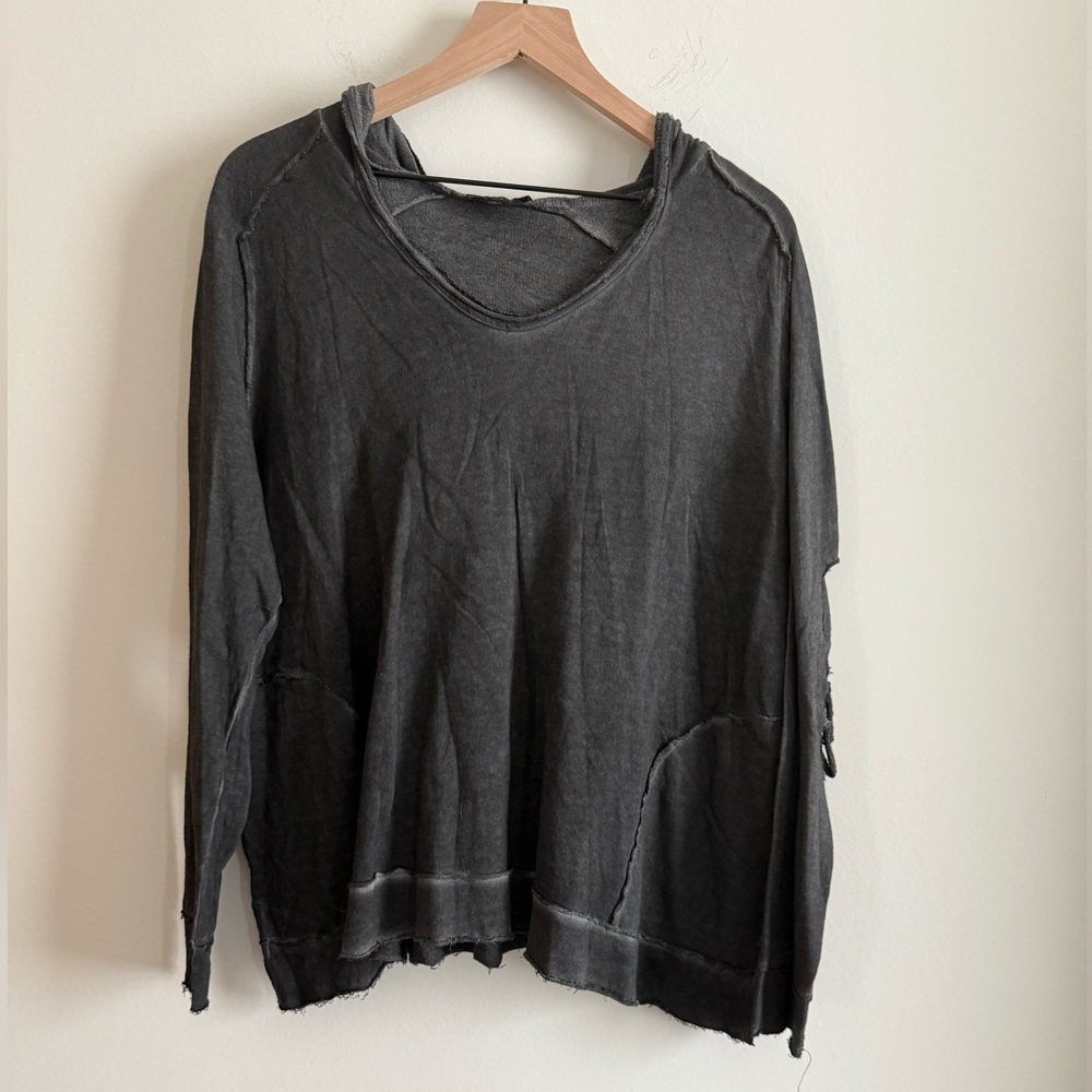POL Gray/black Distressed Sleeve Sweatshirt